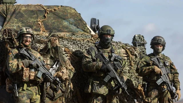 Lufta n&euml; Ukrain&euml;/ Alarmohet NATO, gati zhvendosja e 60 mij&euml;