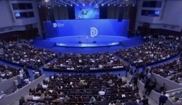 Djemt&euml; e Olldashit e Azem Hajdarit, Stresi e Armaldo Kllogjeri dhe vajza e