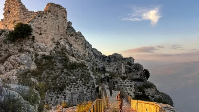  Bie  fortesa strategjike  Izraeli pushton Kështjellën Beaufort  Zgjeron ofensivën tokësore në Libanin jugor