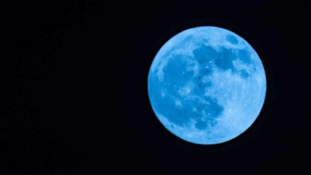 Sonte është Hëna Blu, por a do të jetë vërtet me