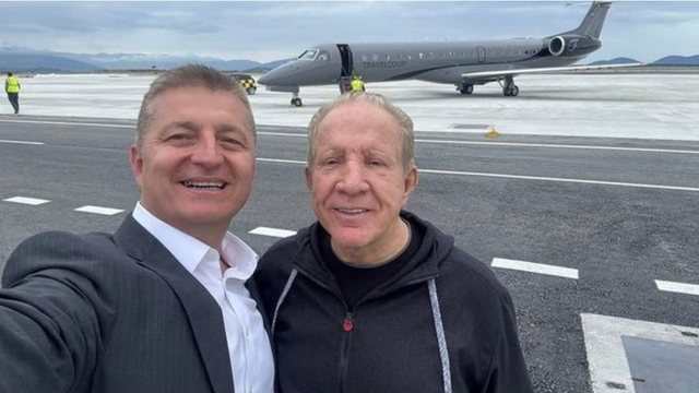 Valon Lluka thyen heshtjen për aksionet e Aeroportit të Vlorës: