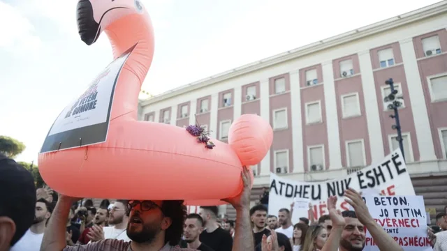 Foto-Lajm/ Dita e pest&euml; e protest&euml;s p&euml;rpara Kryeministris&euml;,