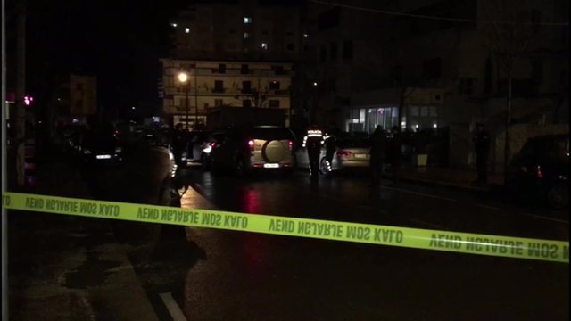 LAJMI I FUNDIT/ T&euml; sht&euml;na me arm&euml; zjarri n&euml; Vlor&euml;,
