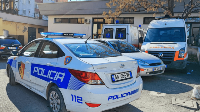 Dhunohen dy v&euml;llez&euml;rit n&euml; La&ccedil;/ Nj&euml;ri dyshohet i