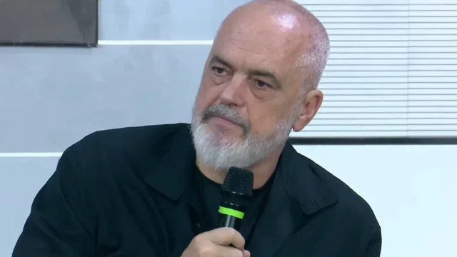 "Do prisni m&euml; shum&euml;!"/ Rama n&euml; Zv&euml;rnec: K&euml;ta