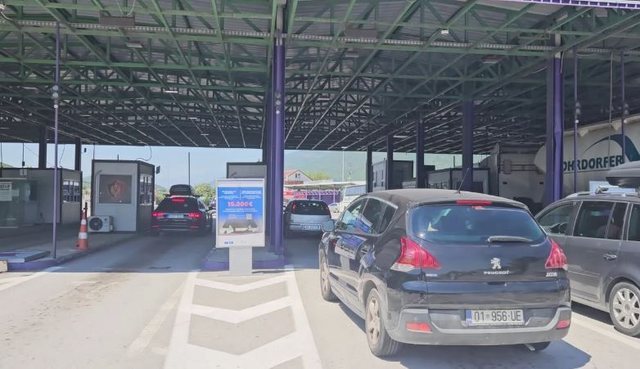 Fluks i jasht&euml;zakonsh&euml;m n&euml; Morin&euml;/ Mbi 14 mij&euml; persona