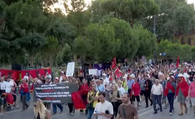 Protesta n&euml; Tiran&euml;, zbardhen emrat e 5 eurodeputet&euml;ve t&euml;