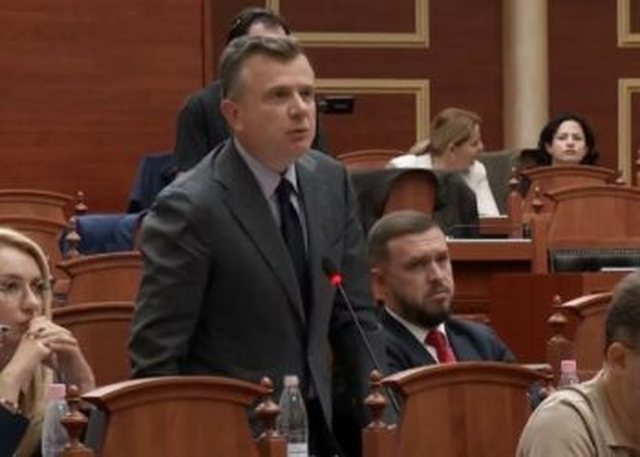 Aksidenti tragjik n&euml; aksin Durr&euml;s&ndash;Tiran&euml;: Parlamenti