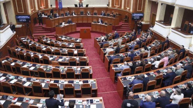 Rr&euml;mbimi i dokumentit konfidencial nga Kuvendi, mblidhet nes&euml;r