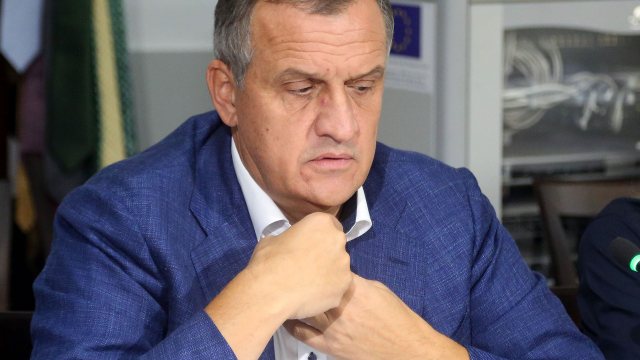 Ish-ministri Ilir Beqaj lirohet nga burgu, Gjykata e kalon n&euml; &ldquo;arrest