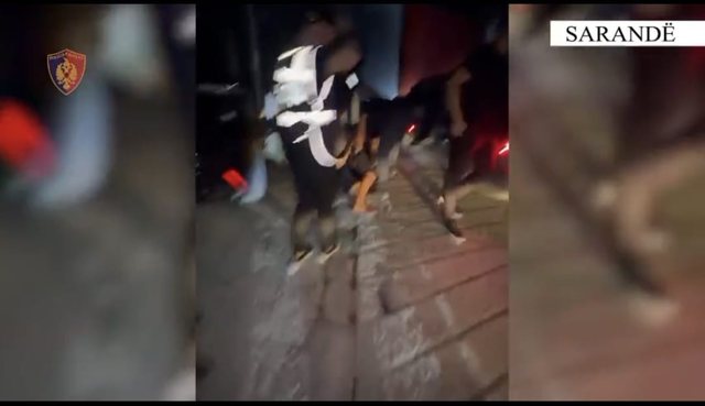 Me pistoleta dhe silenciator në pritë, policia ndalon një vrasje