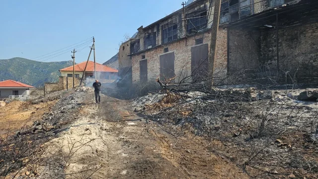 Zjarri n&euml; Kruj&euml;, nj&euml; lagjet mbetet pa energji pas d&euml;mtimit