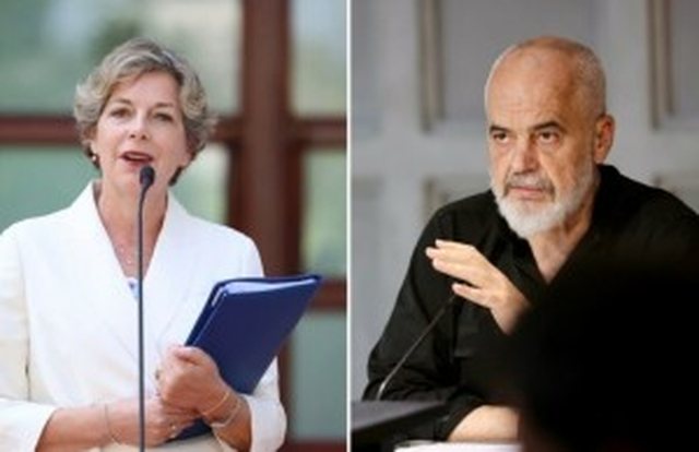 Evis Sala u dor&euml;hoq si ministre e Sh&euml;ndet&euml;sis&euml;, Rama: Dha