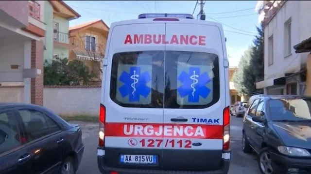 Panik tek "N&euml;n&euml; Tereza", mb&euml;rriti n&euml; aeroport, por