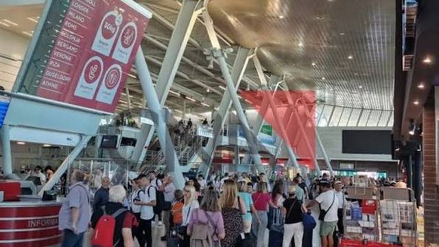 Rekord n&euml; Rinas nga fluksi i lart&euml; i udh&euml;tar&euml;ve, ja sa