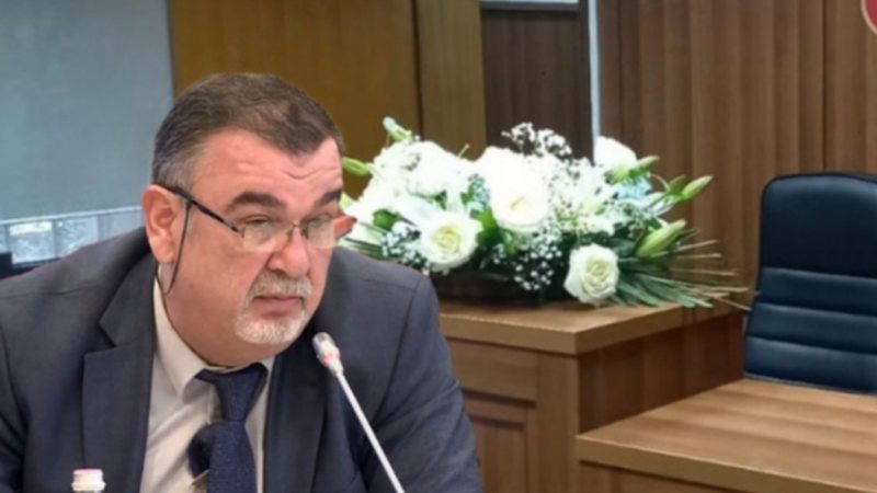 Astrit Kalaja u vra me togën e gjyqtarit veshur/ Gjykata e Tiranës: