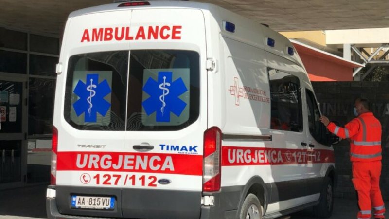 Aksident i R&Euml;ND&Euml; n&euml; aksin Rr&euml;shen-Kuk&euml;s! Shoferi humb