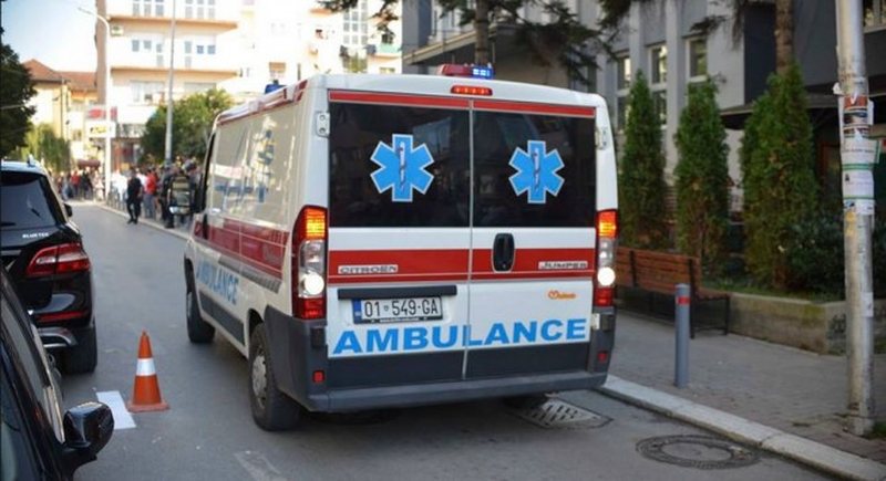 U plagos me armë zjarri në një poligon, humb jetën