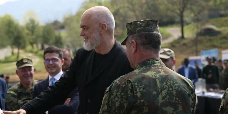 Rama jep LAJMIN E MIR&Euml;: Rritje pagash p&euml;r ushtarak&euml;t dhe mbulim i