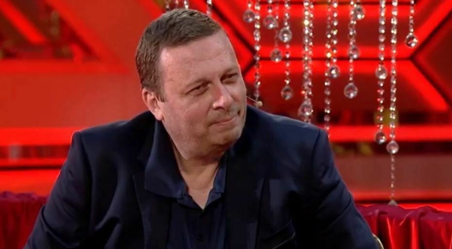 Kompozitori lihet i lirë pas disa orë pyetjesh, dalin detajet nga
