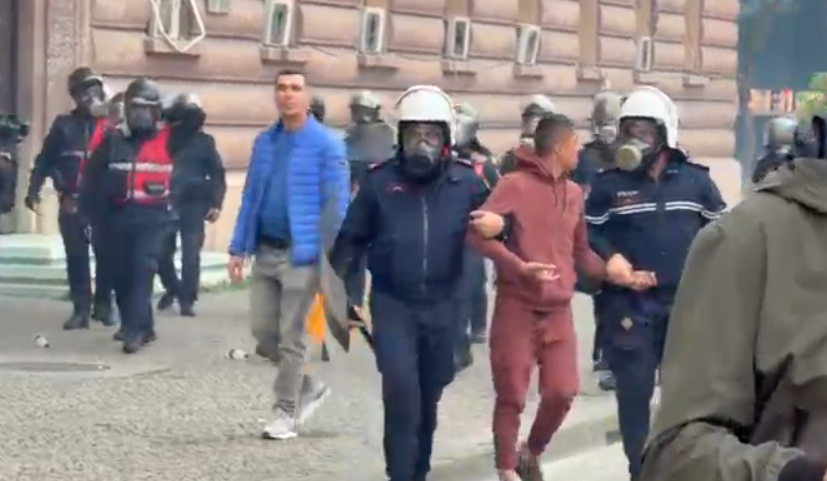 16 protestuesit e arrestuar, nes&euml;r para gjykat&euml;s p&euml;r verifikimin