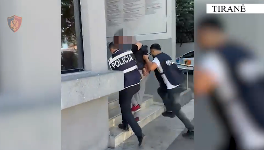 Dhjet&euml;ra doza kok&rsquo;ain&euml; gati p&euml;r shitje af&euml;r shkollave,