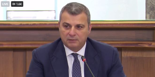 Guvernatori Sejko qet&euml;son qytetar&euml;t: Depozitat bankare jan&euml;