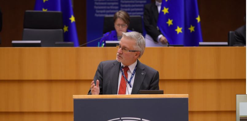 Protesta e studentëve / Eurodeputeti gjerman: Qytetarët po ngrihen