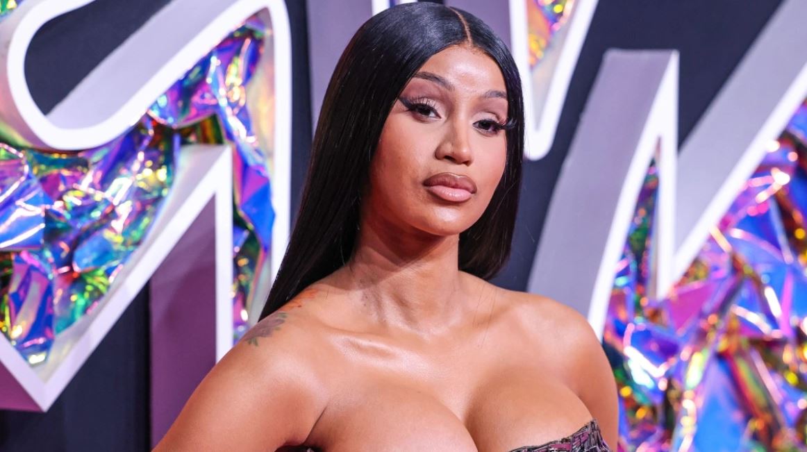Cardi B zbulon d&euml;shir&euml;n p&euml;r nj&euml; tjet&euml;r operacion