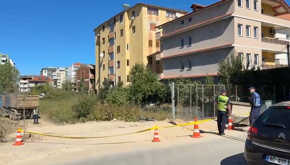 Kamioni p&euml;rplas t&euml; moshuarin me bi&ccedil;iklet&euml; n&euml;