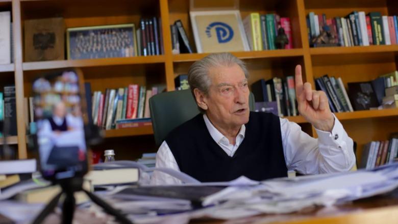 &ldquo;Mobilizohuni&rdquo;, Berisha thirrje p&euml;r protest&euml; t&euml;